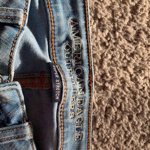 American Eagle light wash skinny jeans size 2 - Picture 3 of 13